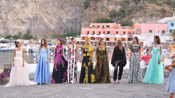 ISCHIA FASHION WEEKEND: GLAMOUR E MODA NELLA LOCATION SUGGESTIVA DEL BORGO DI SANT’ANGELO D’ISCHIA