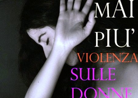 25 novembre: “In piedi Signori, davanti a una Donna ! “