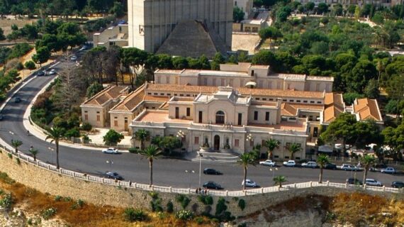 SALVIAMO LE TERME DI SCIACCA E DI ACIREALE: LA CLAMOROSA PROTESTA DEI SINDACI E DELLE POPOLAZIONI DI FRONTE AD UNA GESTIONE SCANDALOSA DI QUESTI BENI PREZIOSI !