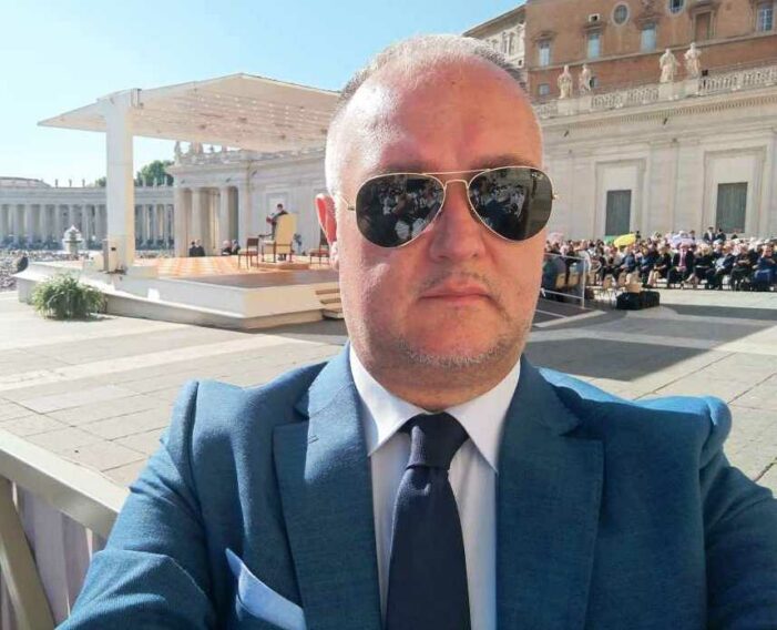 IL VICE-SEGRETARIO POLITICO NAZIONALE DELLA DEMOCRAZIA CRISTIANA AVV. VINCENZO DI SIRIO ALL’UDIENZA DI PAPA FRANCESCO IN PIAZZA SAN PIETRO